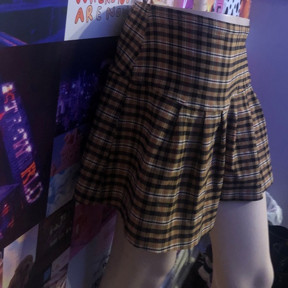 Mini skirt - Picture 2 of 2